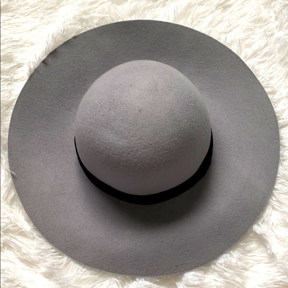 Grey/black sun hat